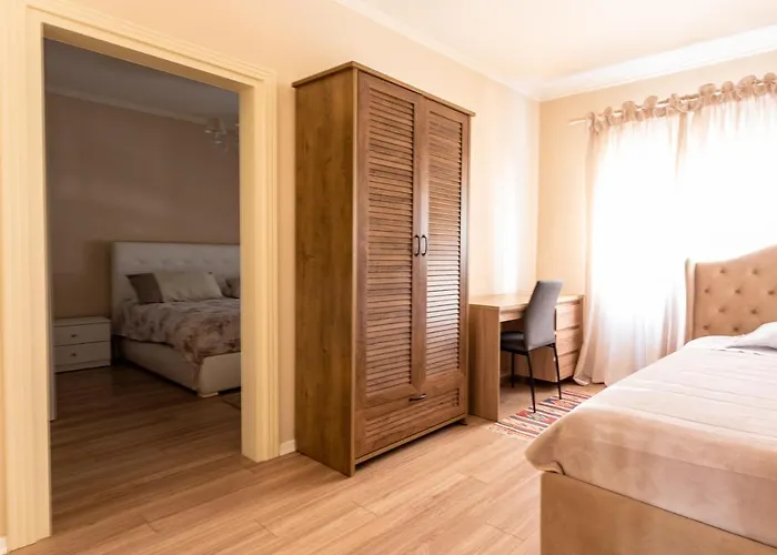 Laura's Lägenhet Tirana